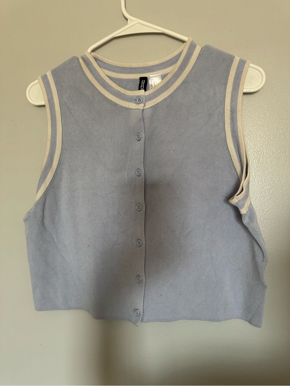H&M Light Blue Sleeveless Button-Front Crop Top with Cream Trim